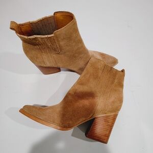 Tan Suede Women's Pointy Toe Stylish Ankle Boots Size 10M By Marc Fisher.